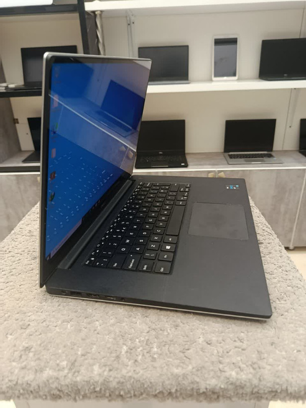 Dell XPS 15 9550