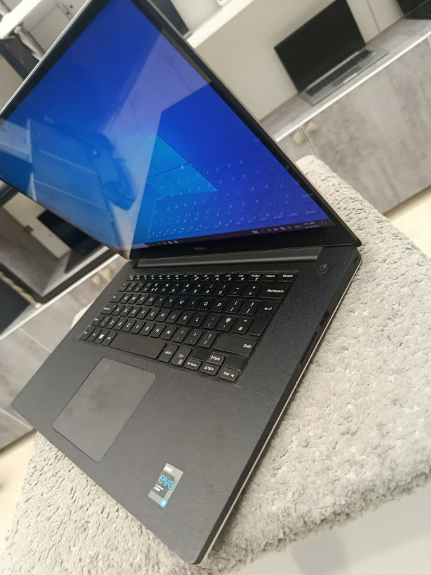 Dell XPS 15 9550